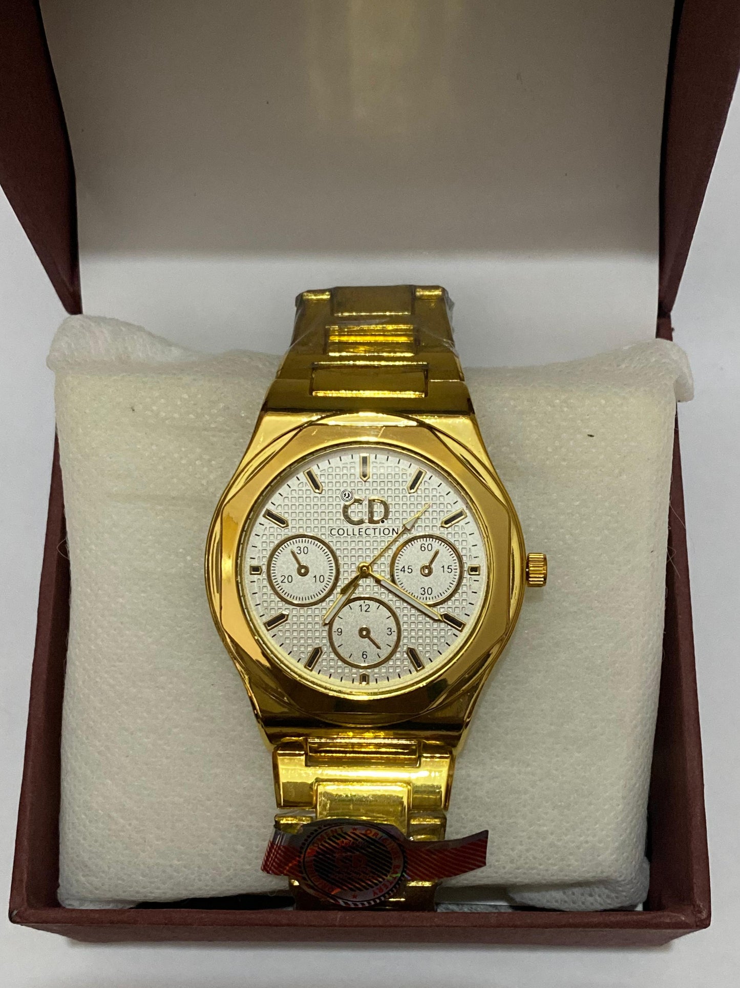 Men Classic Stain Less Steel Watch With Golden Dial