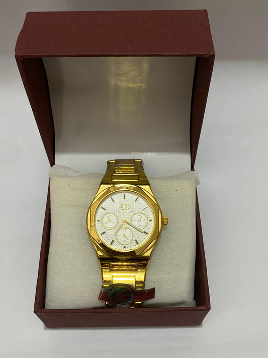 Men Classic Stain Less Steel Watch With Golden Dial
